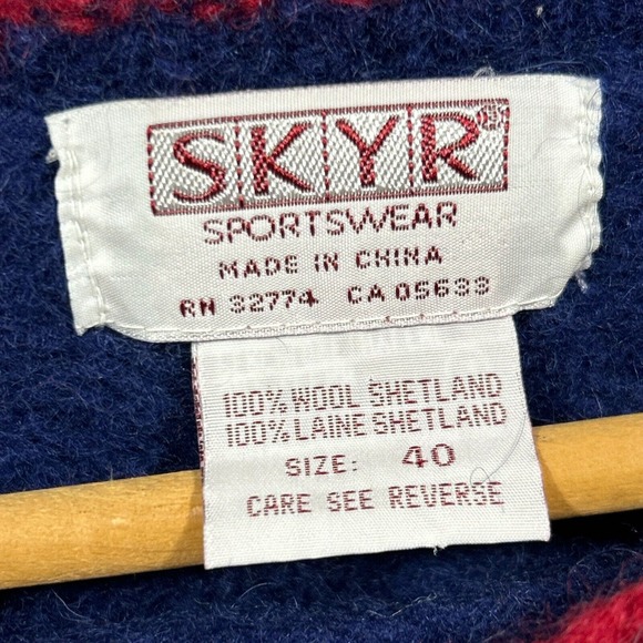 Vintage SKYR Sportswear 100% Shetland Wool Sweater Womens Size 40 Floral Holiday - Picture 4 of 6